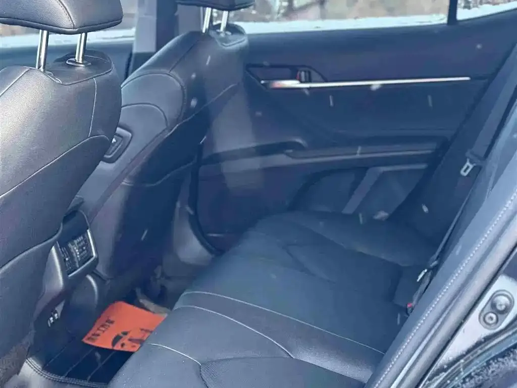 Toyota Camry 2023 из CN, фото 2