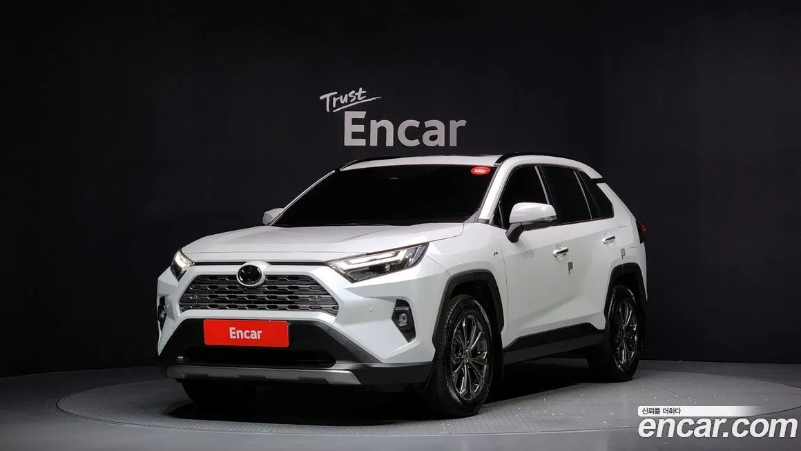 Toyota RAV4 — фото 1
