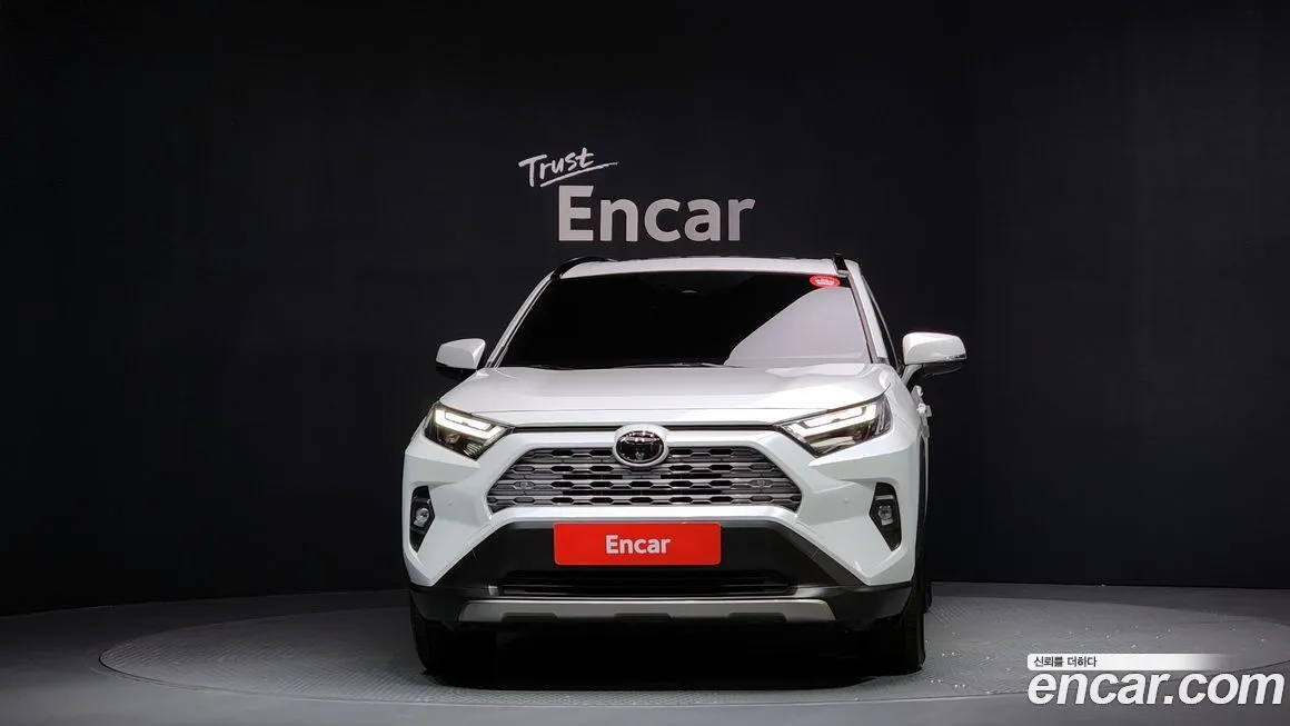 Toyota RAV4 — фото 10
