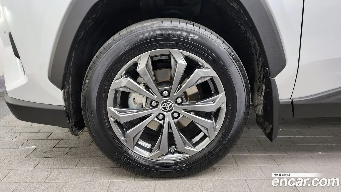 Toyota RAV4 — фото 6