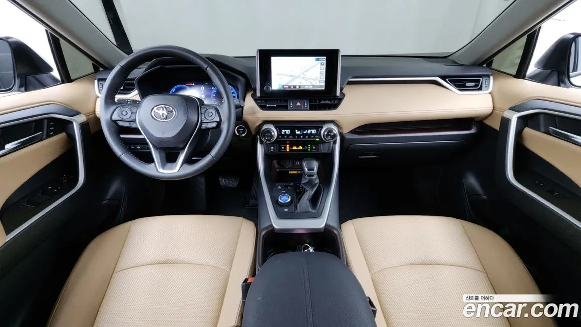 Toyota RAV4 — фото 4