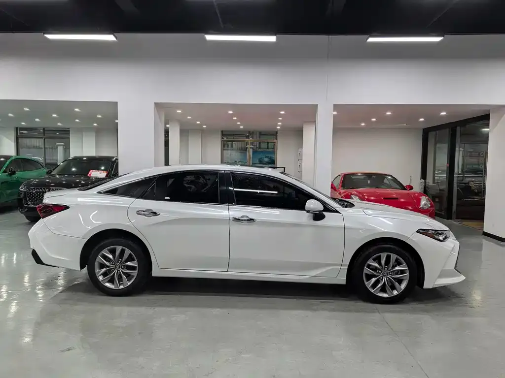 Toyota Avalon 2022 из CN, фото 2