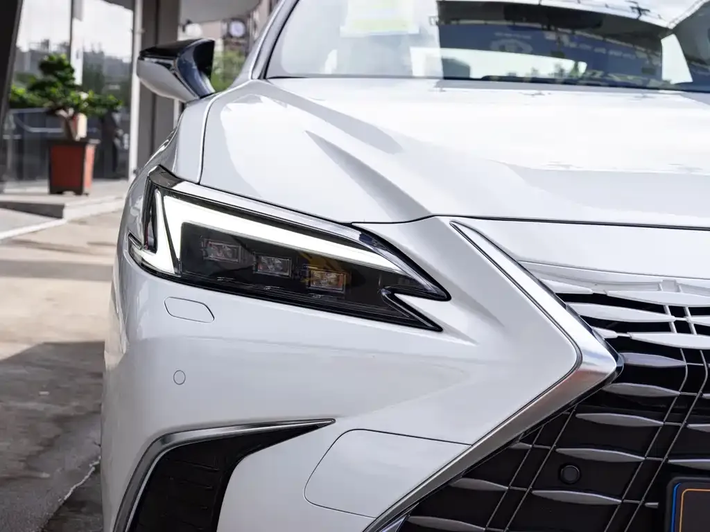 Lexus ES 2025 из CN, фото 5