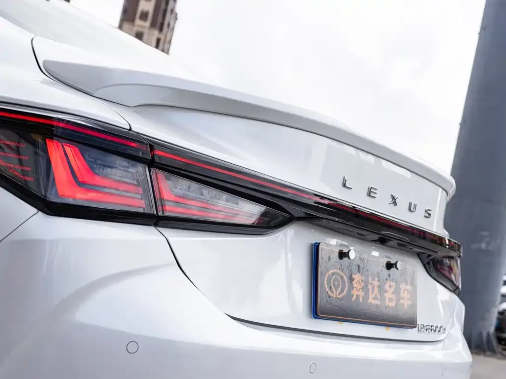 Lexus ES 2025 из CN, фото 2