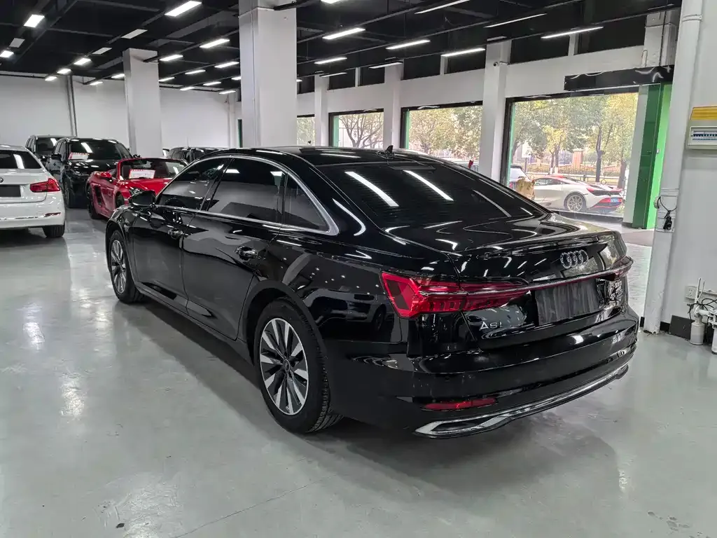 Audi A6L 2023 из CN, фото 5