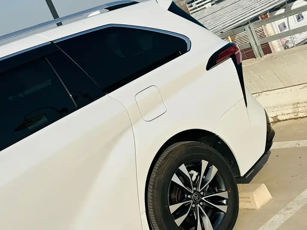 Toyota Granvia 2025 из CN, фото 4