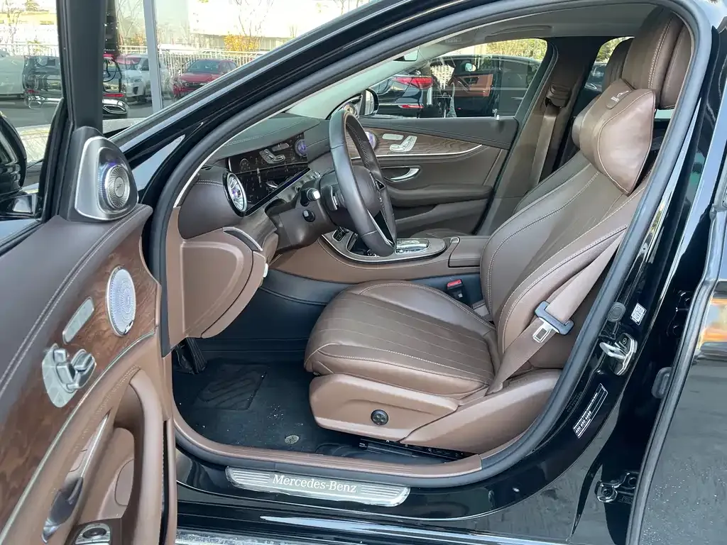 Mercedes-Benz E-Class 2023 из CN, фото 6