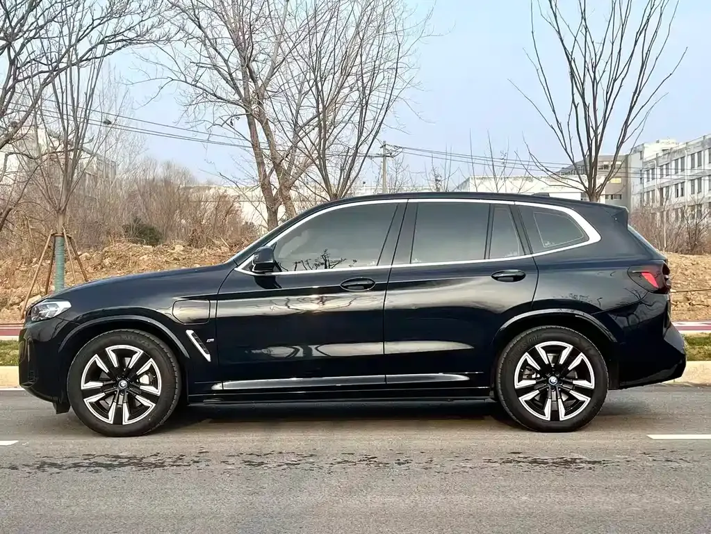 BMW iX3 2025 из CN, фото 10