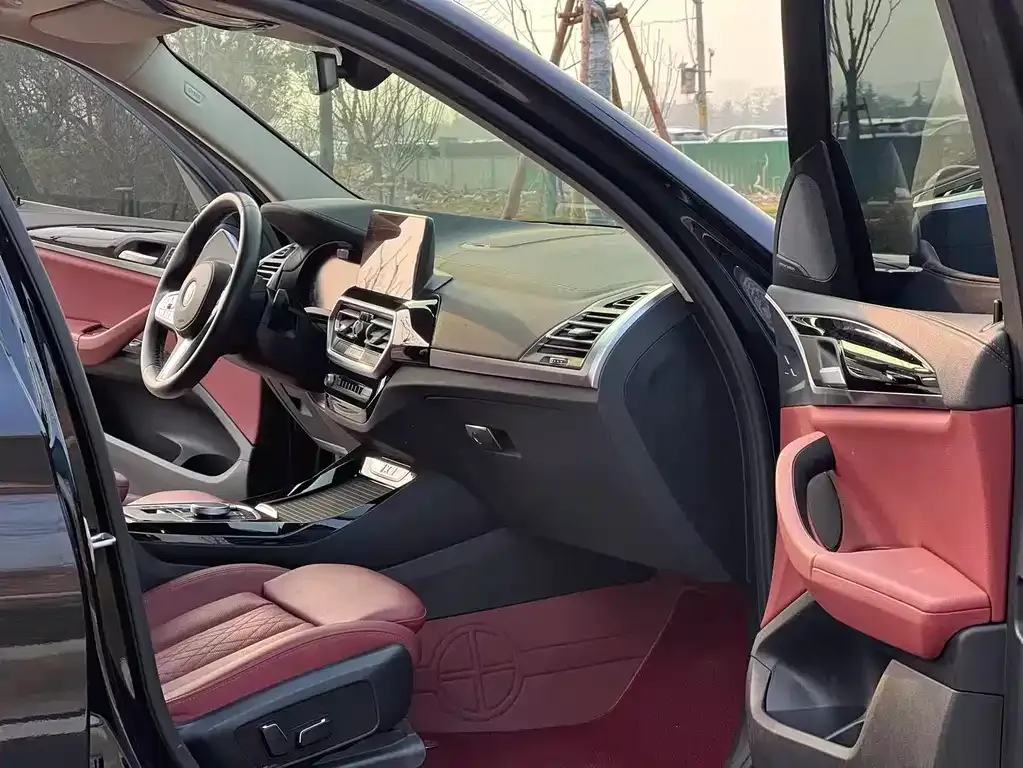 BMW iX3 2025 из CN, фото 2