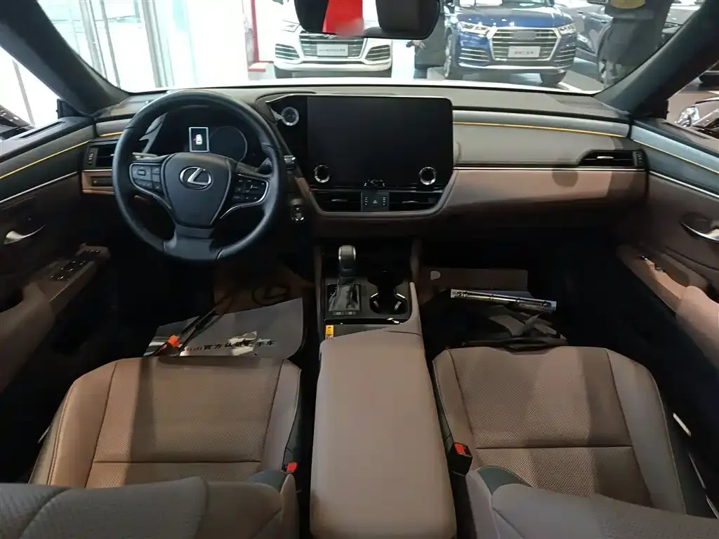 Lexus ES 2025 из CN, фото 6
