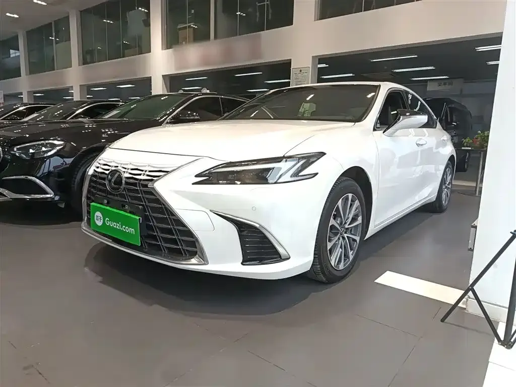 Lexus ES 2025 из CN, фото 3