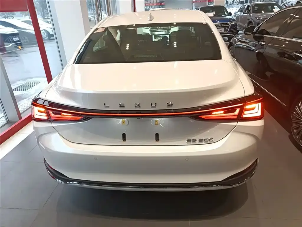Lexus ES 2025 из CN, фото 10