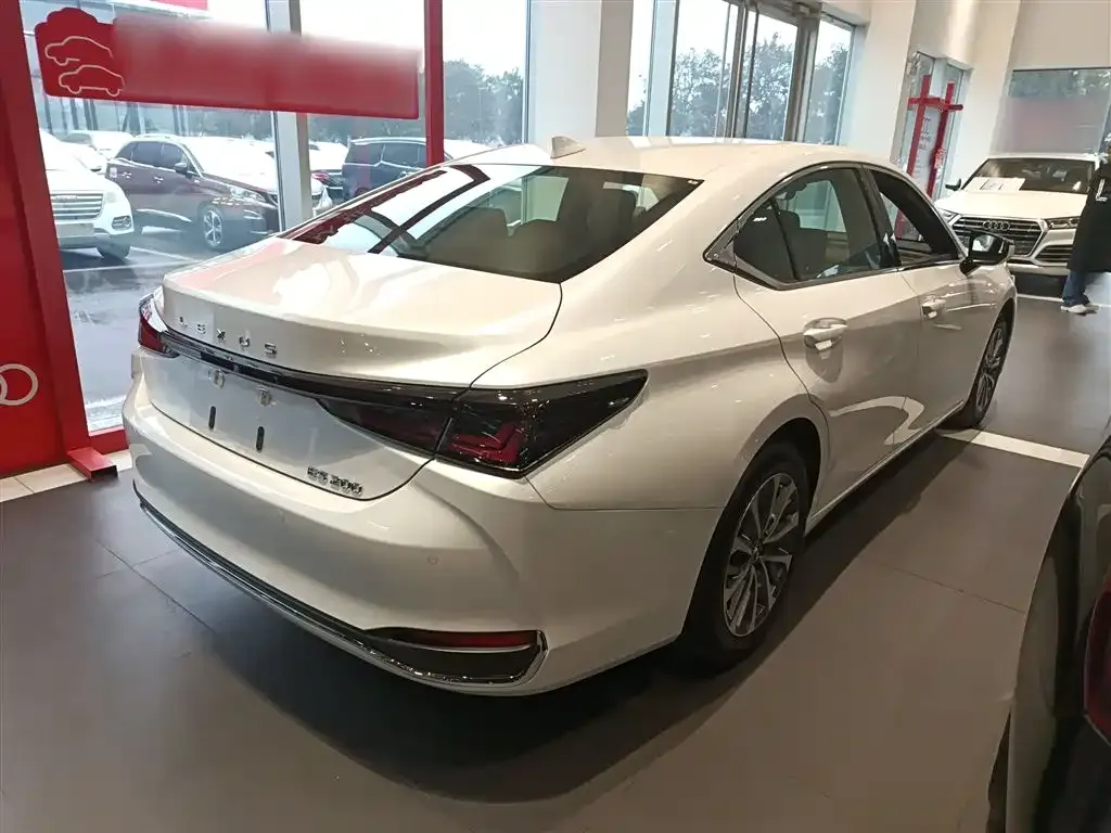 Lexus ES 2025 из CN, фото 9