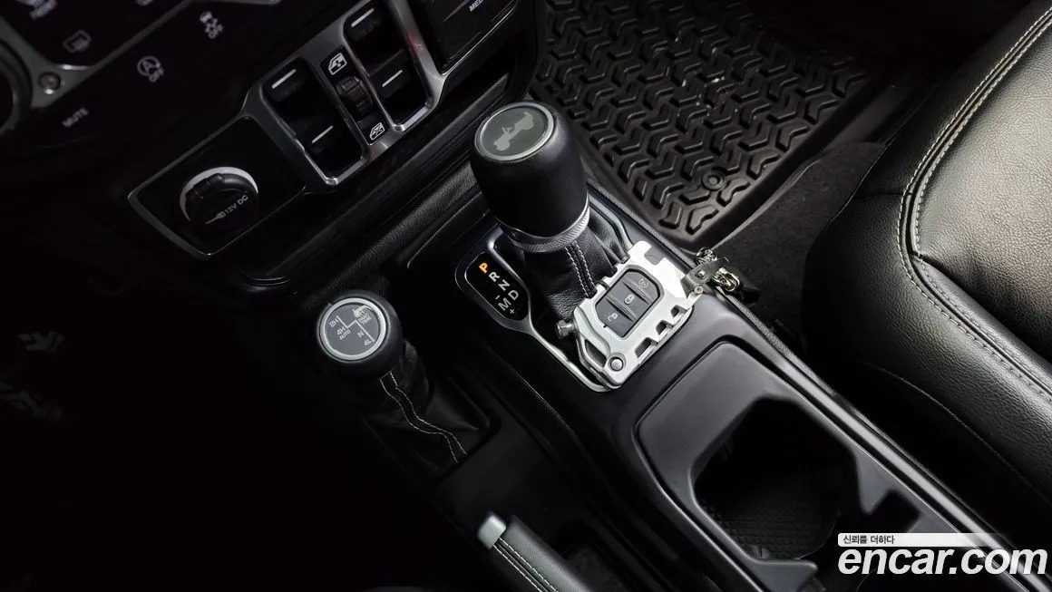 Jeep Wrangler 2023 из KR, фото 10