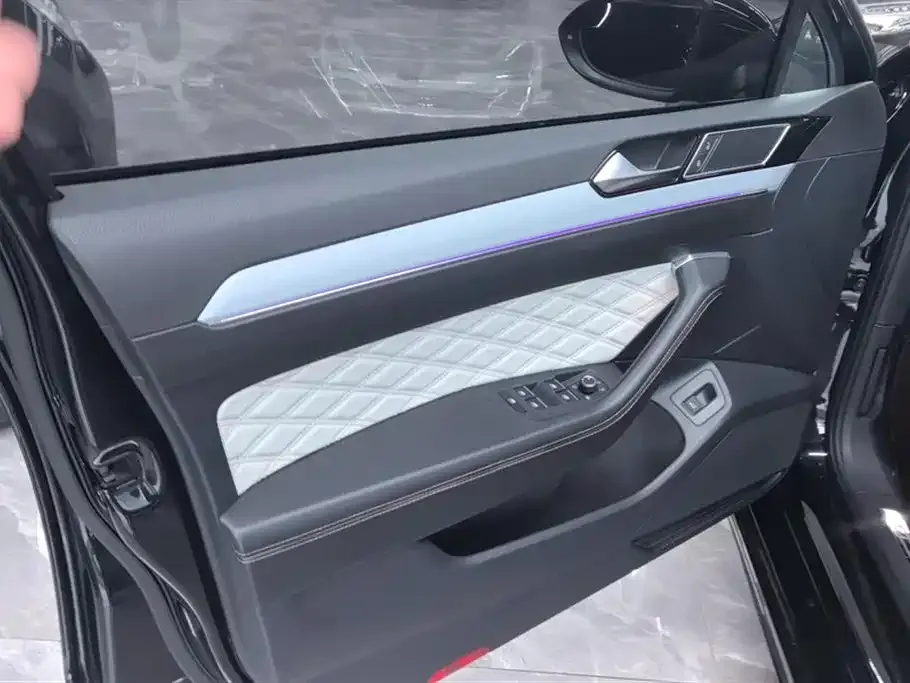 Volkswagen Magotan 2023 из CN, фото 10