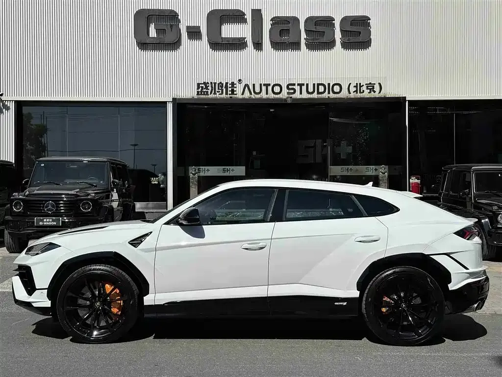 Lamborghini Urus 2023 из CN, фото 2