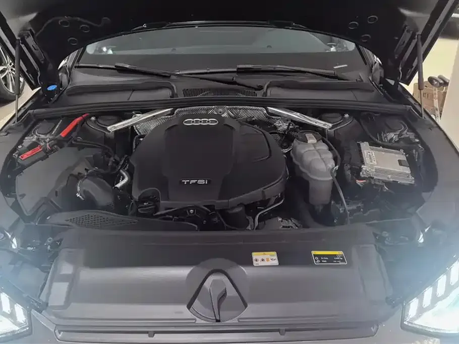 Audi A4L 2022 из CN, фото 10