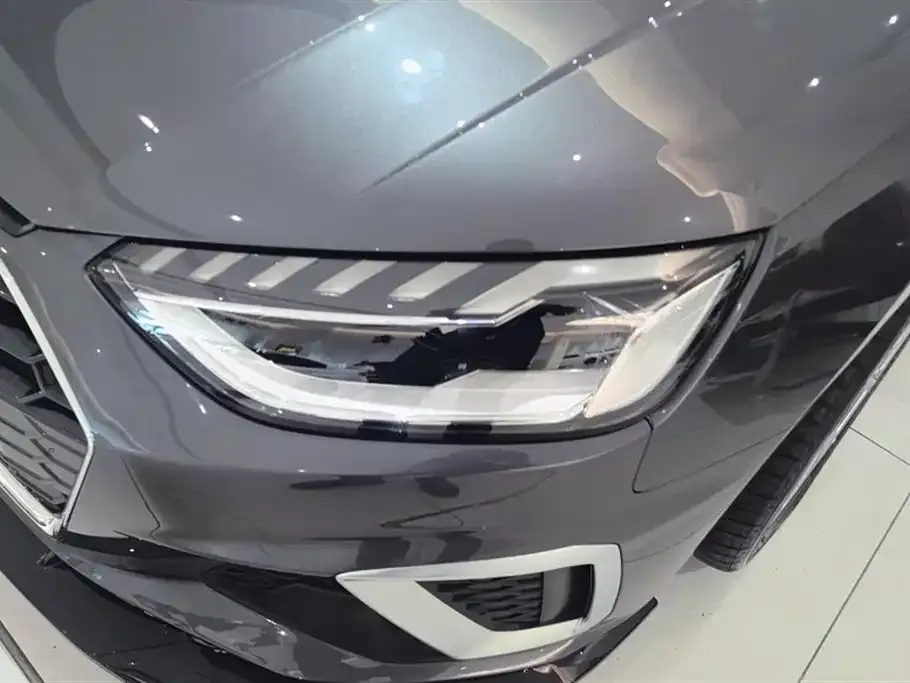 Audi A4L 2022 из CN, фото 3