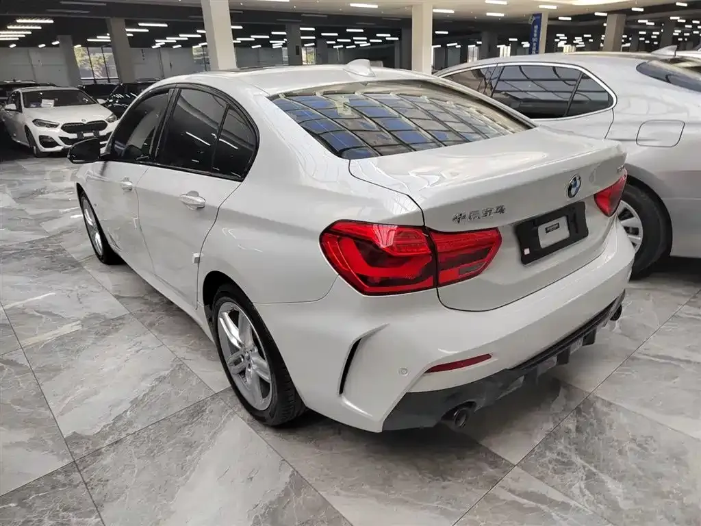 BMW 1 Series 2022 из CN, фото 3