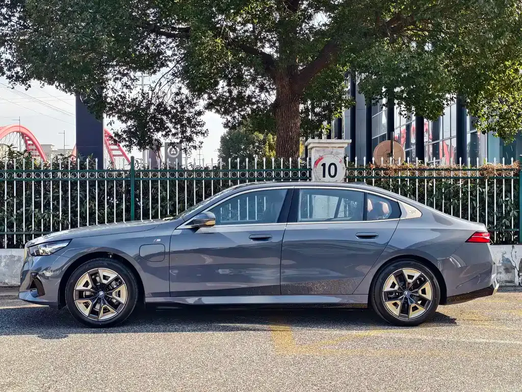 BMW i5 2025 из CN, фото 3