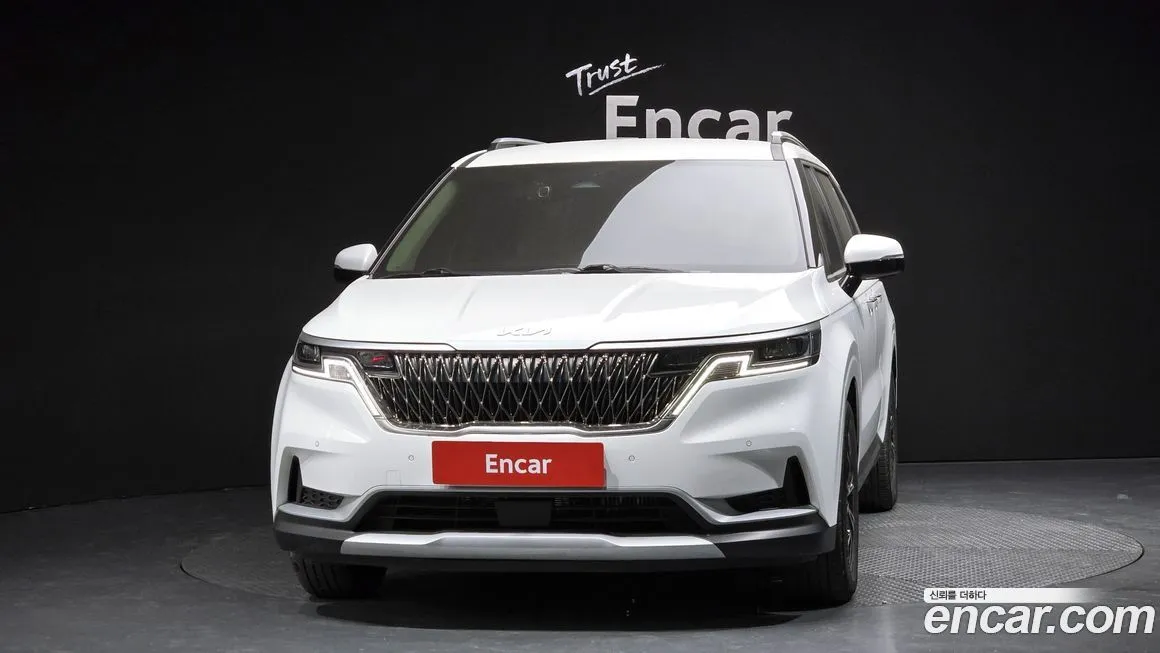 Kia Carnival — фото 10