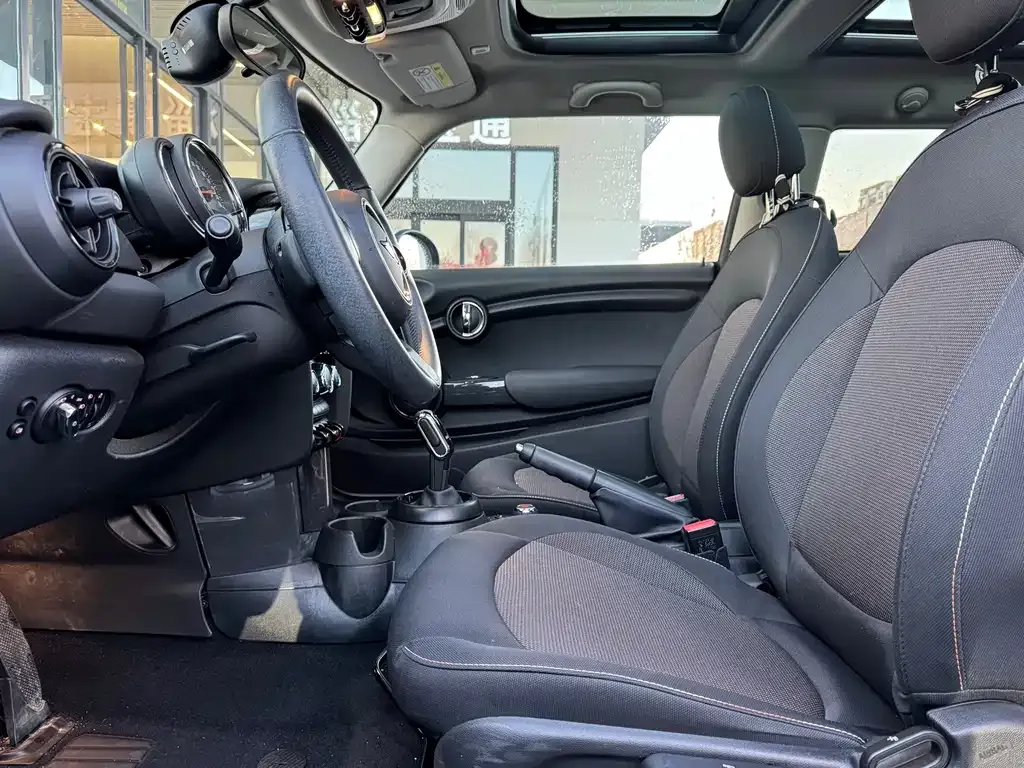MINI Cooper (3-door) 2023 из CN, фото 9