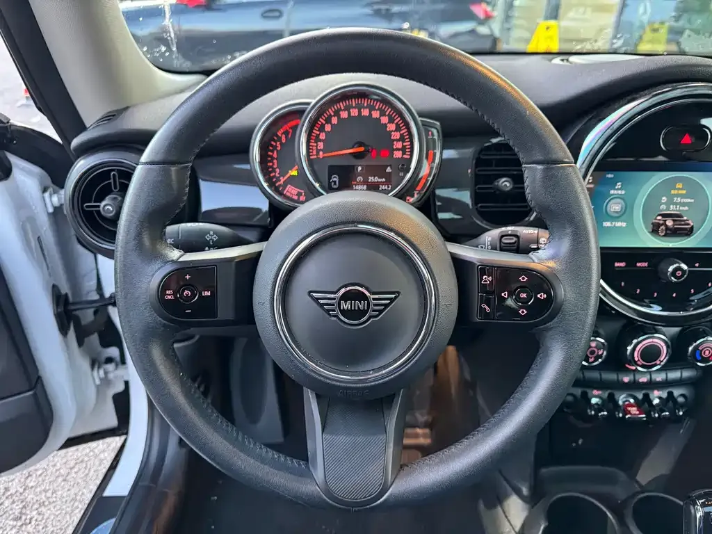 MINI Cooper (3-door) 2023 из CN, фото 8