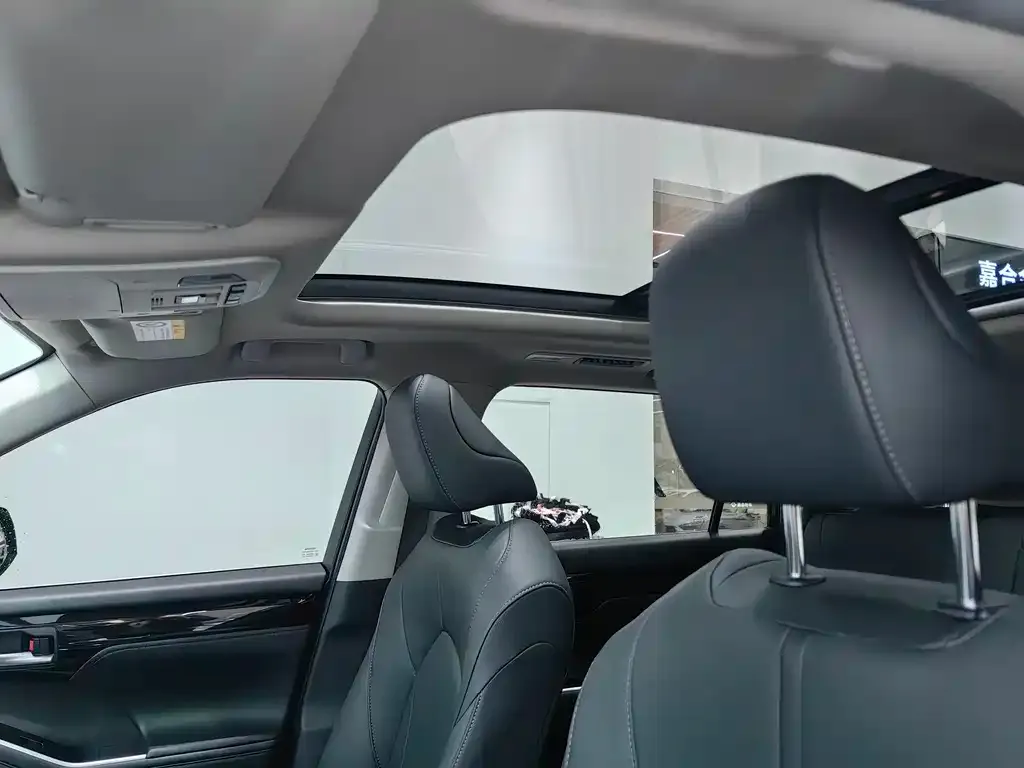 Toyota Highlander 2023 из CN, фото 2