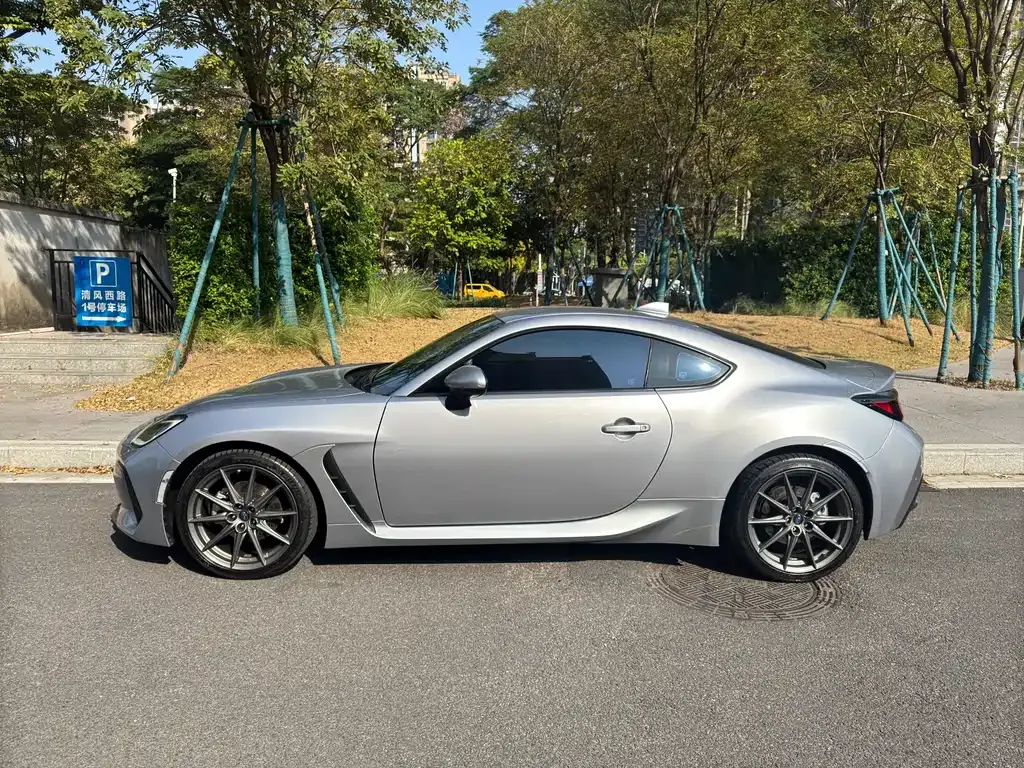 Subaru BRZ 2022 из CN, фото 9