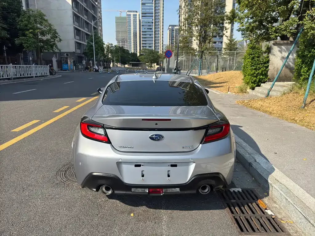 Subaru BRZ 2022 из CN, фото 7