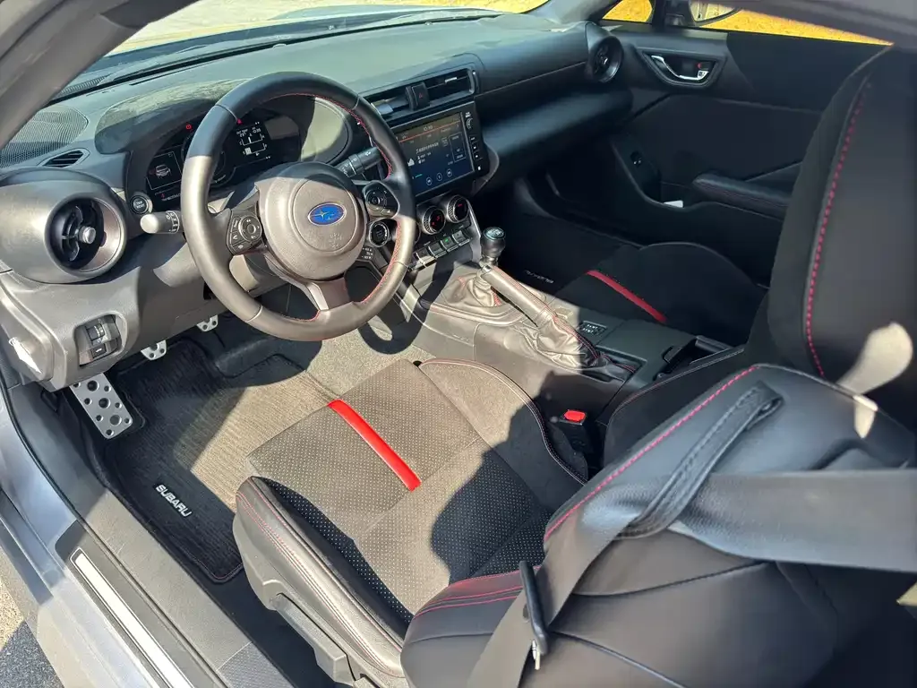 Subaru BRZ 2022 из CN, фото 2