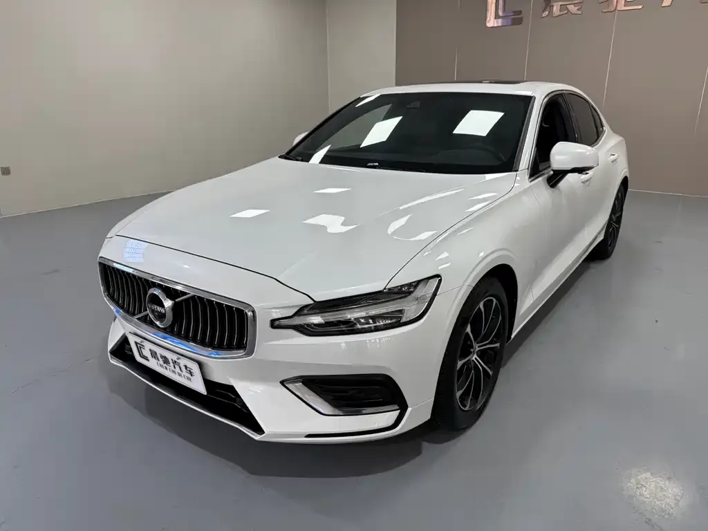 Volvo S60 2021 из CN, фото 1
