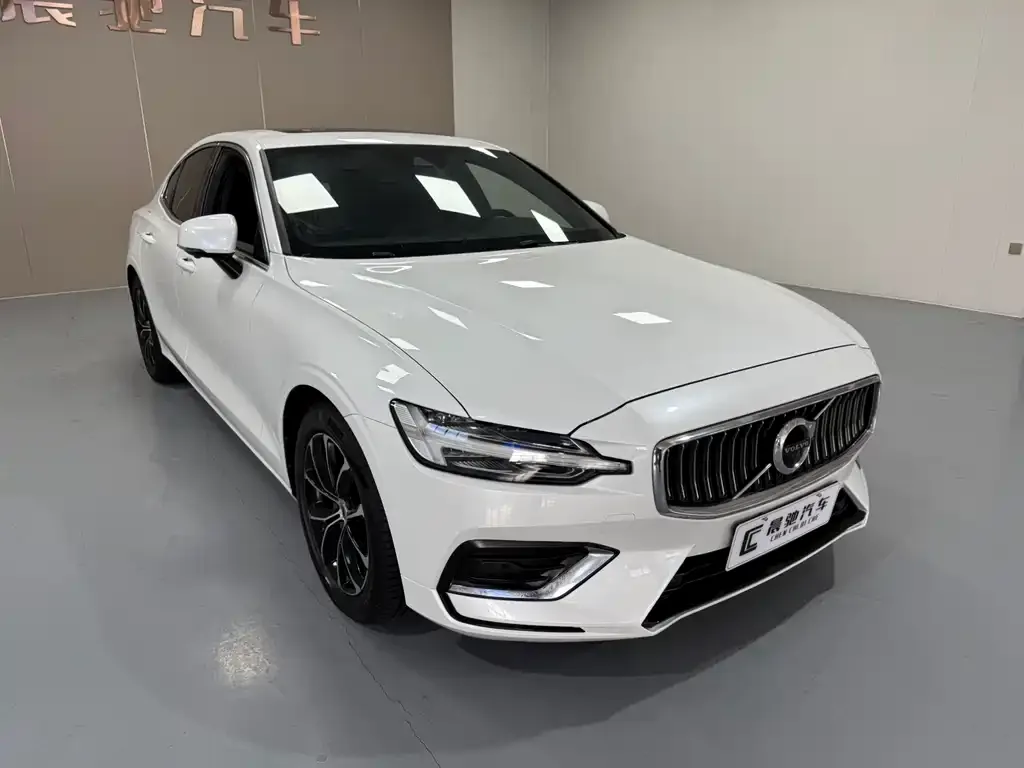 Volvo S60 2021 из CN, фото 3