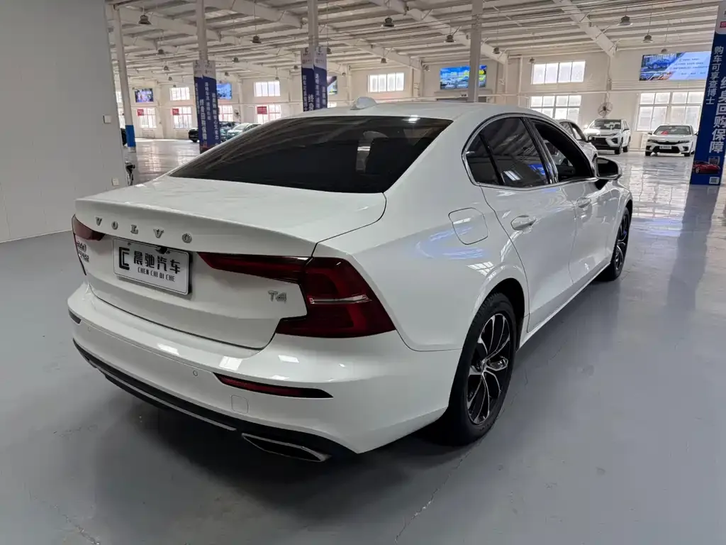 Volvo S60 2021 из CN, фото 7
