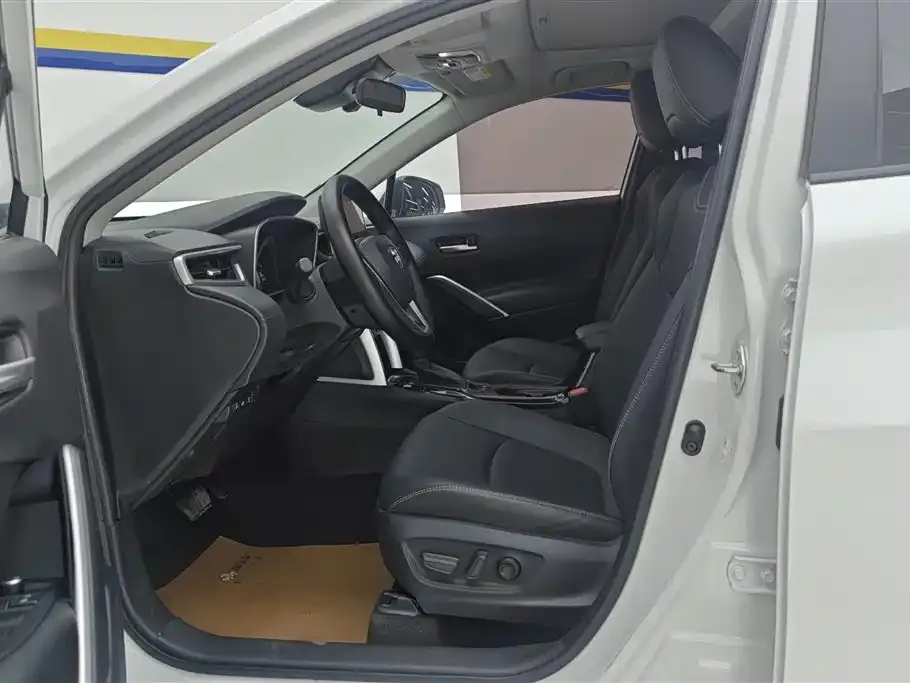 Toyota Corolla Cross 2022 из CN, фото 6