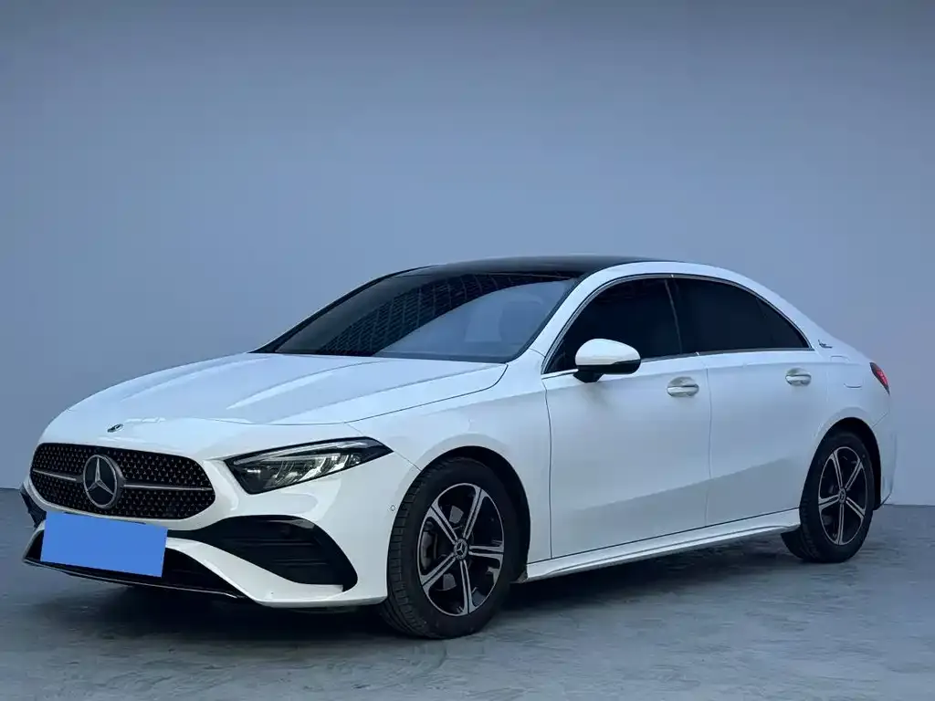 Mercedes-Benz A-Class 2023 из CN, фото 1