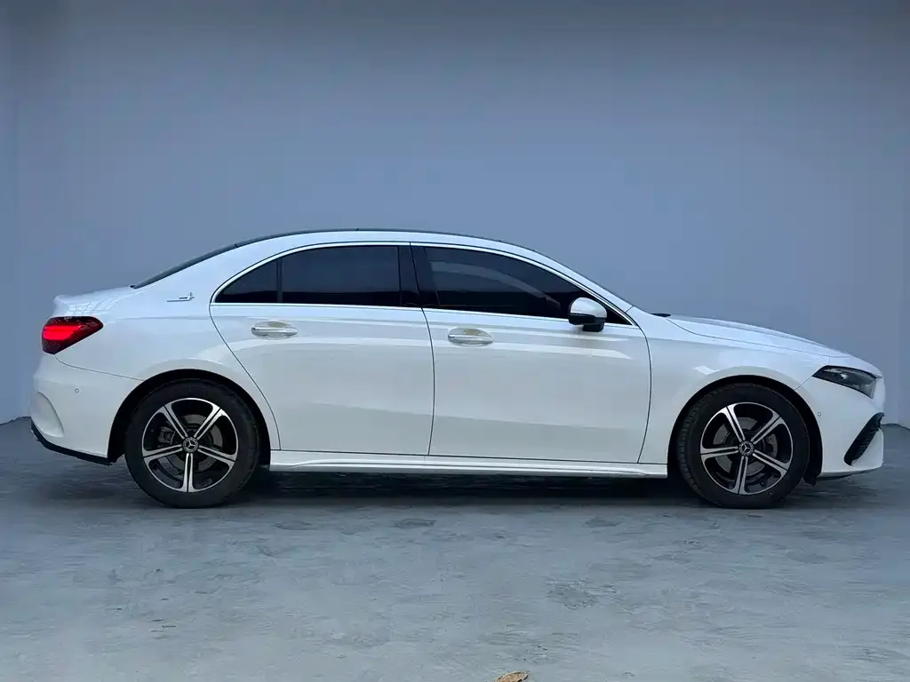 Mercedes-Benz A-Class 2023 из CN, фото 5