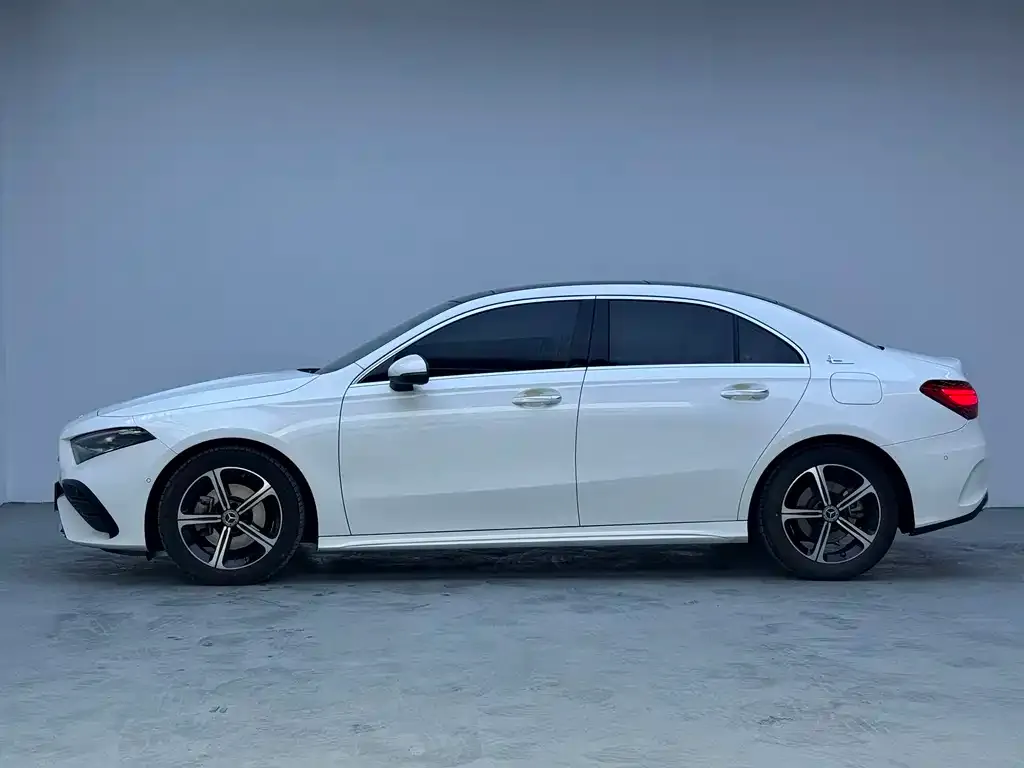 Mercedes-Benz A-Class 2023 из CN, фото 8