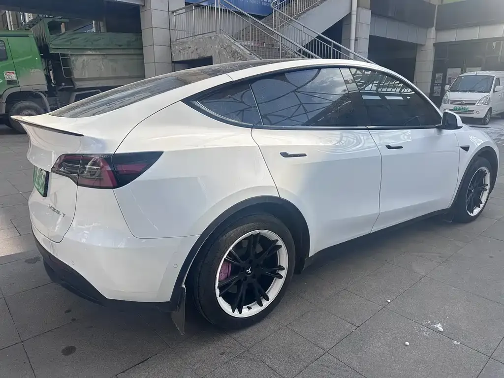 Tesla Model Y 2023 из CN, фото 9