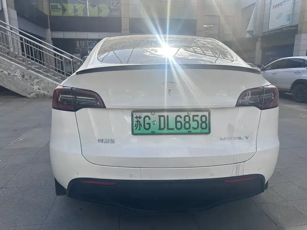 Tesla Model Y 2023 из CN, фото 5