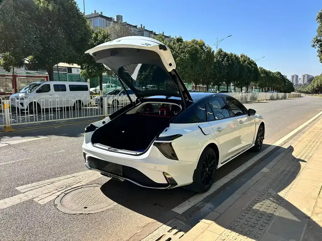 Hongqi H6 2025 из CN, фото 4