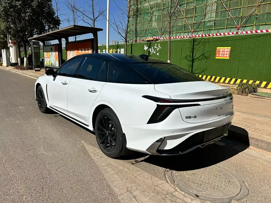 Hongqi H6 2025 из CN, фото 9