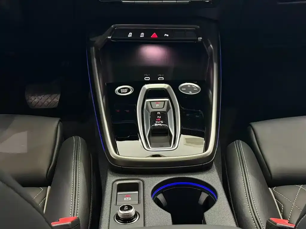 Audi A3 2024 из CN, фото 4