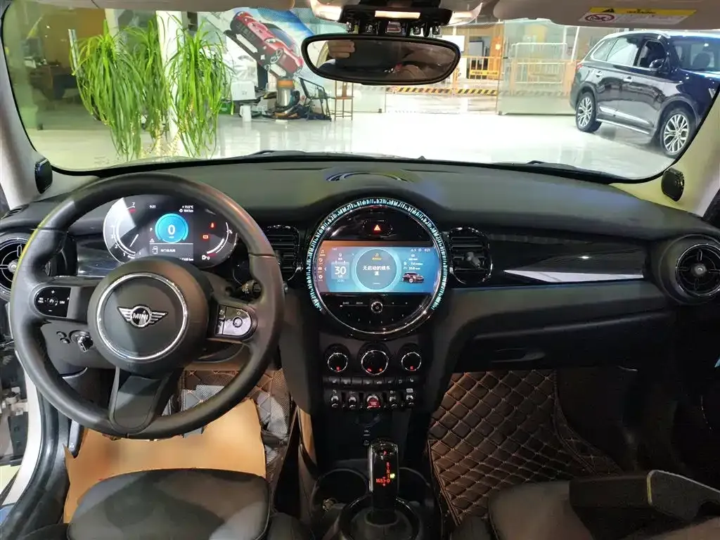 MINI Cooper (3-door) 2023 из CN, фото 10