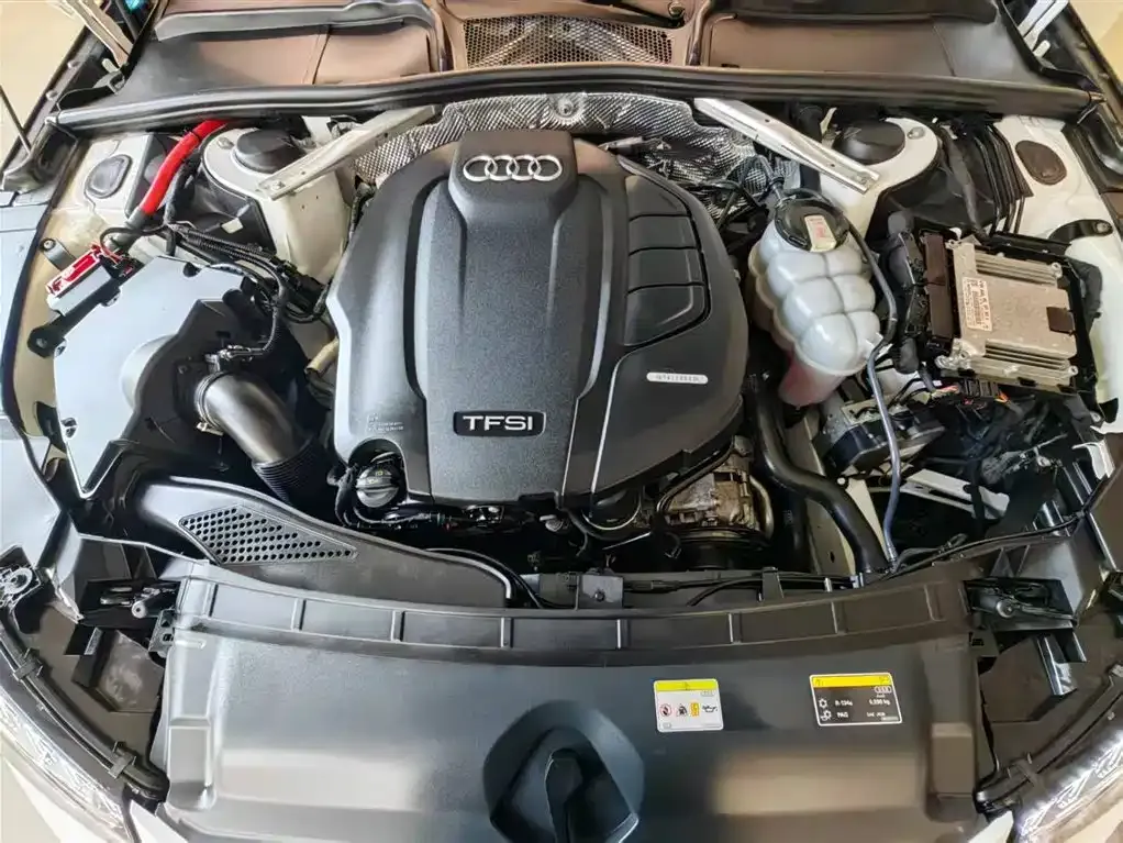 Audi A4L 2021 из CN, фото 10