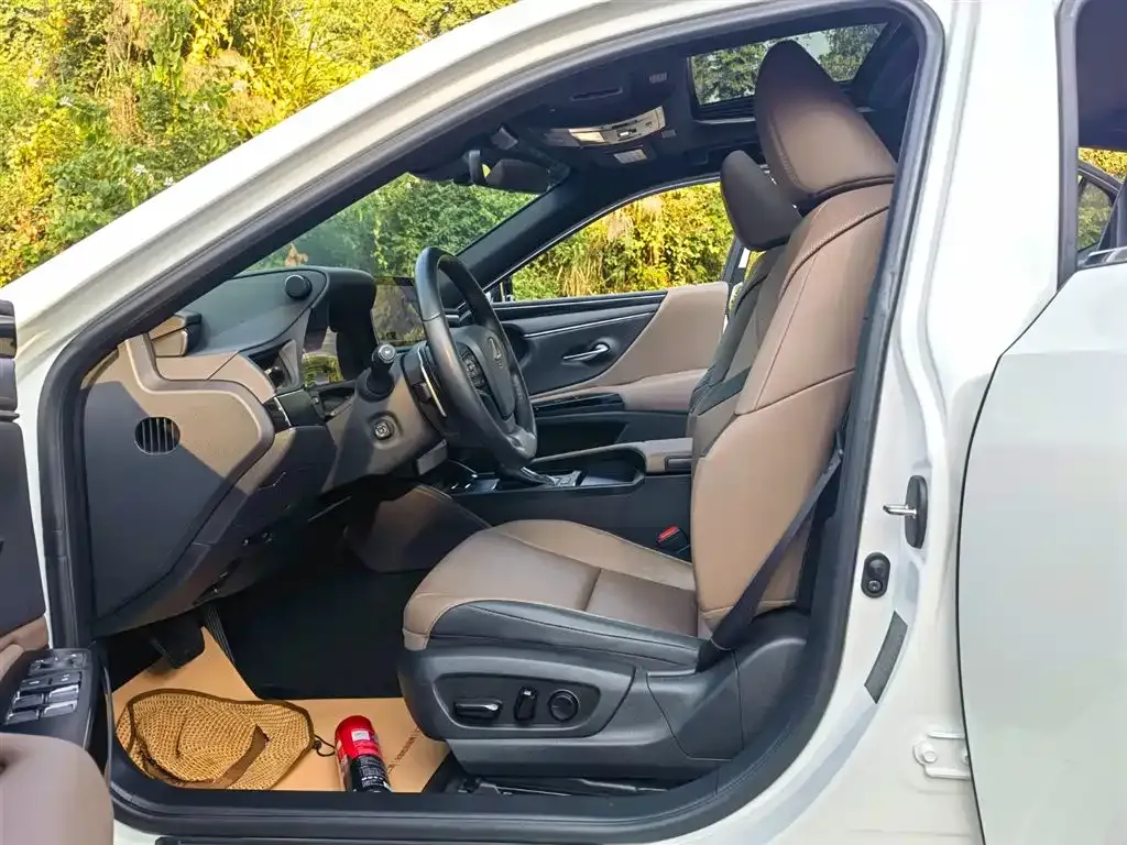 Lexus ES 2024 из CN, фото 6