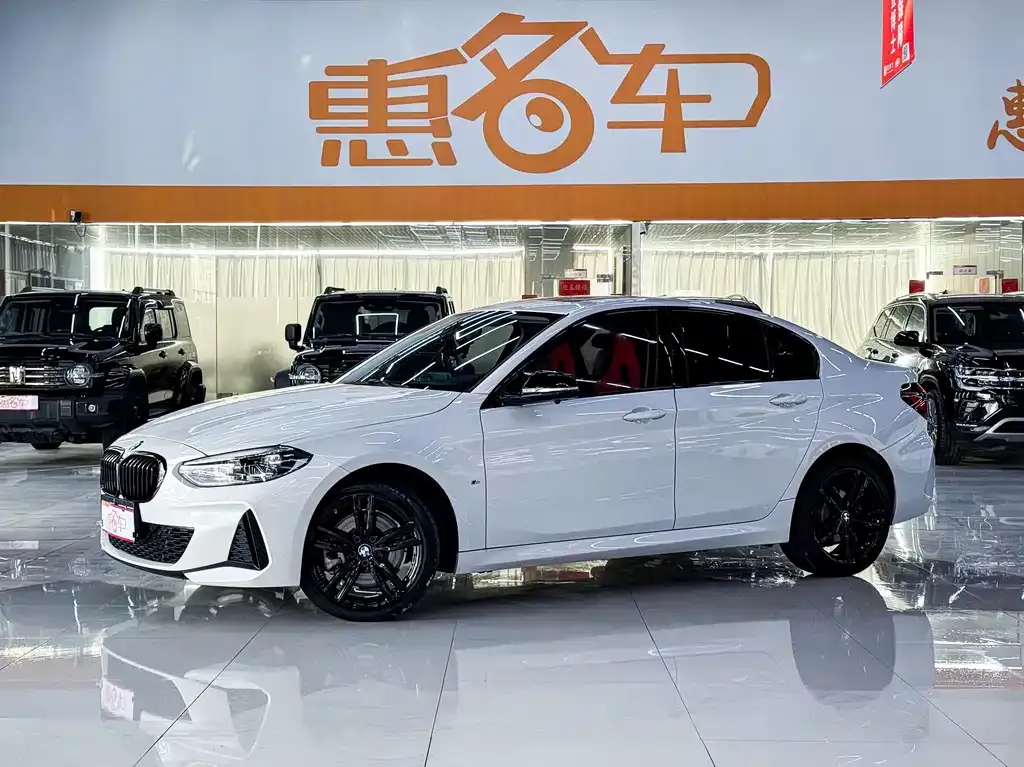 BMW 1 Series 2023 из CN, фото 1