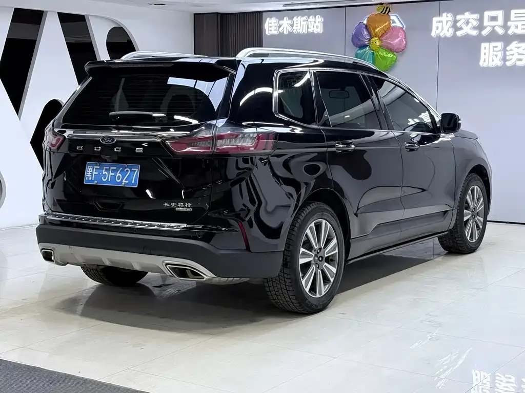 Ford Edge — фото 7