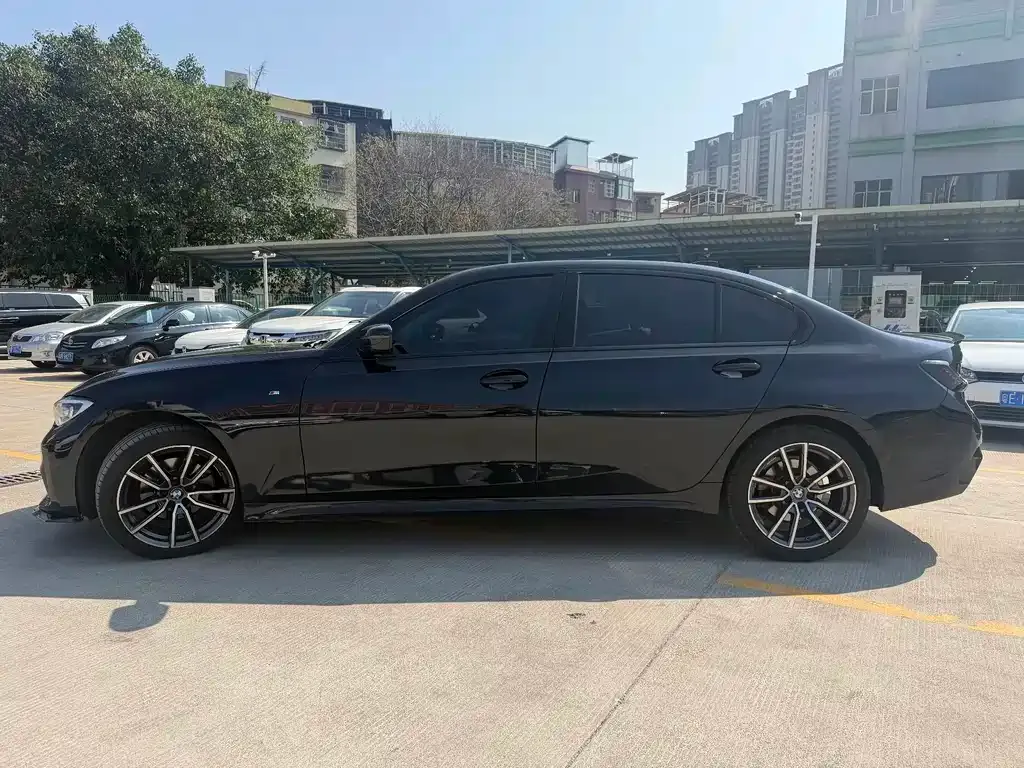 BMW 3 Series 2021 из CN, фото 10