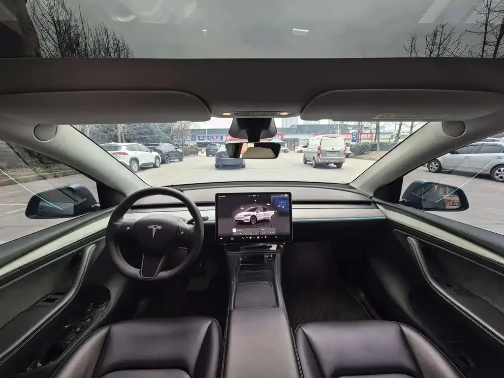 Tesla Model Y — фото 3